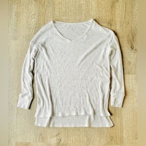 American Eagle Speckled Cream V-Neck LS Top XS